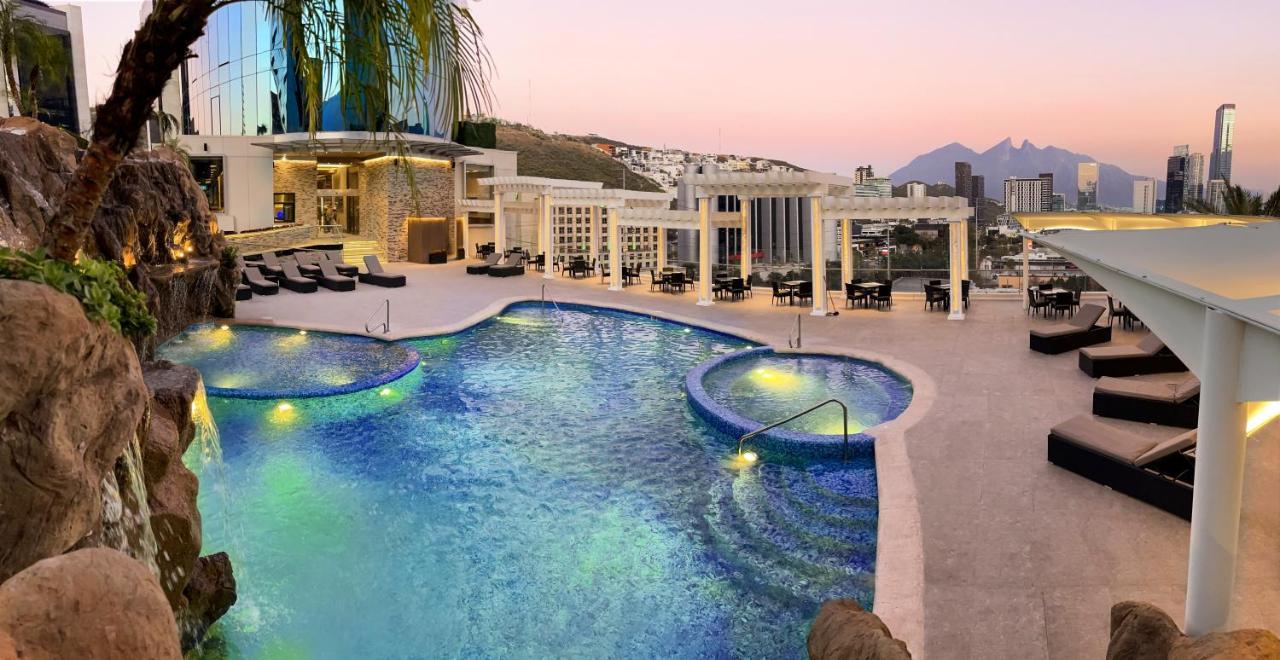 מלון San Pedro Garza Garcia Safi Royal Luxury Metropolitan מראה חיצוני תמונה The pool at the hotel