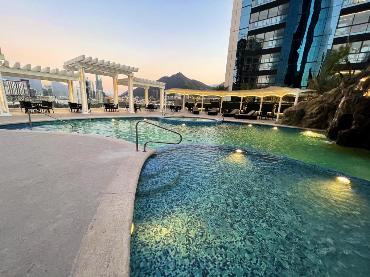 מלון San Pedro Garza Garcia Safi Royal Luxury Metropolitan מראה חיצוני תמונה The pool at the Ritz-Carlton, Scottsdale