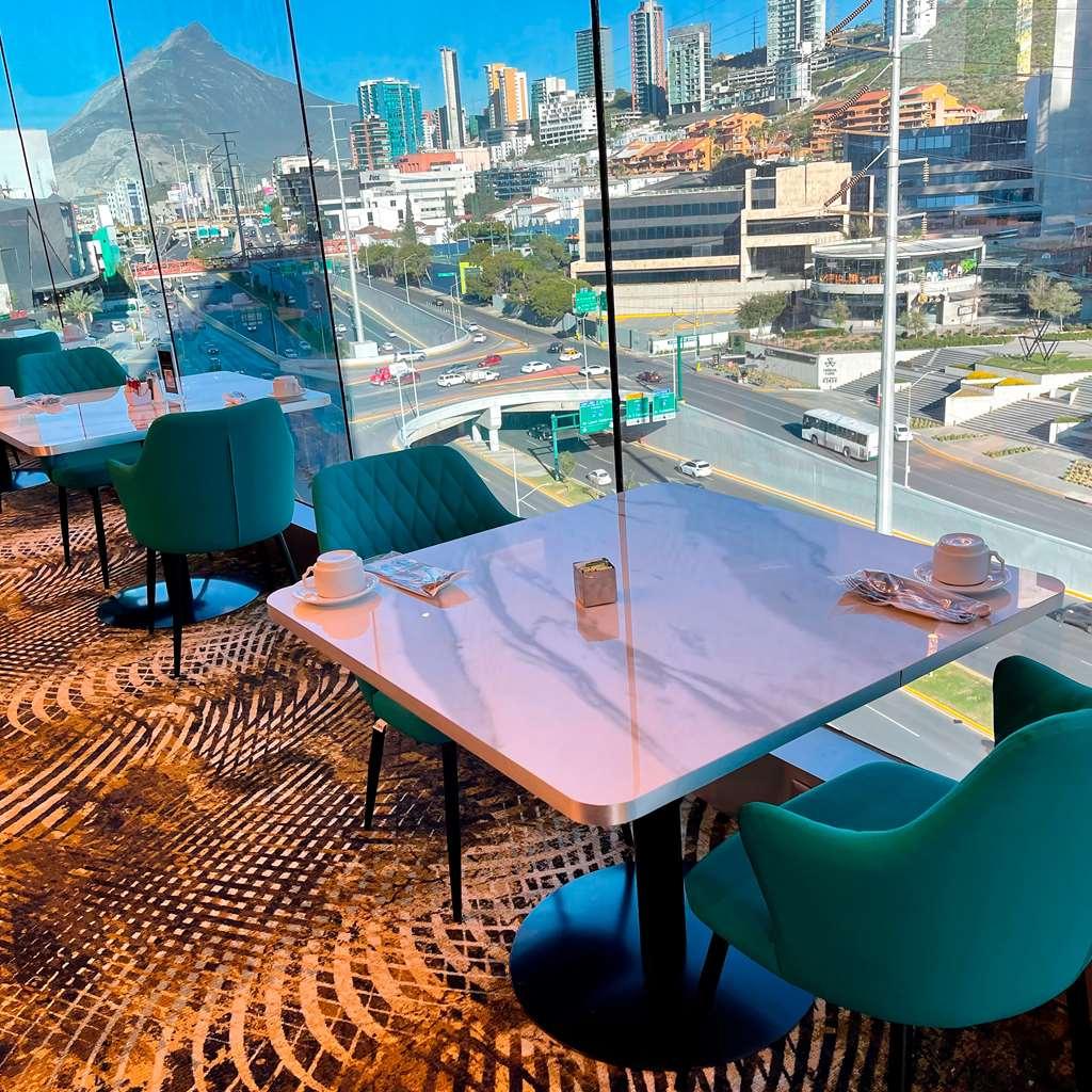 מלון San Pedro Garza Garcia Safi Royal Luxury Metropolitan מסעדה תמונה Skyline Lounge at LAX