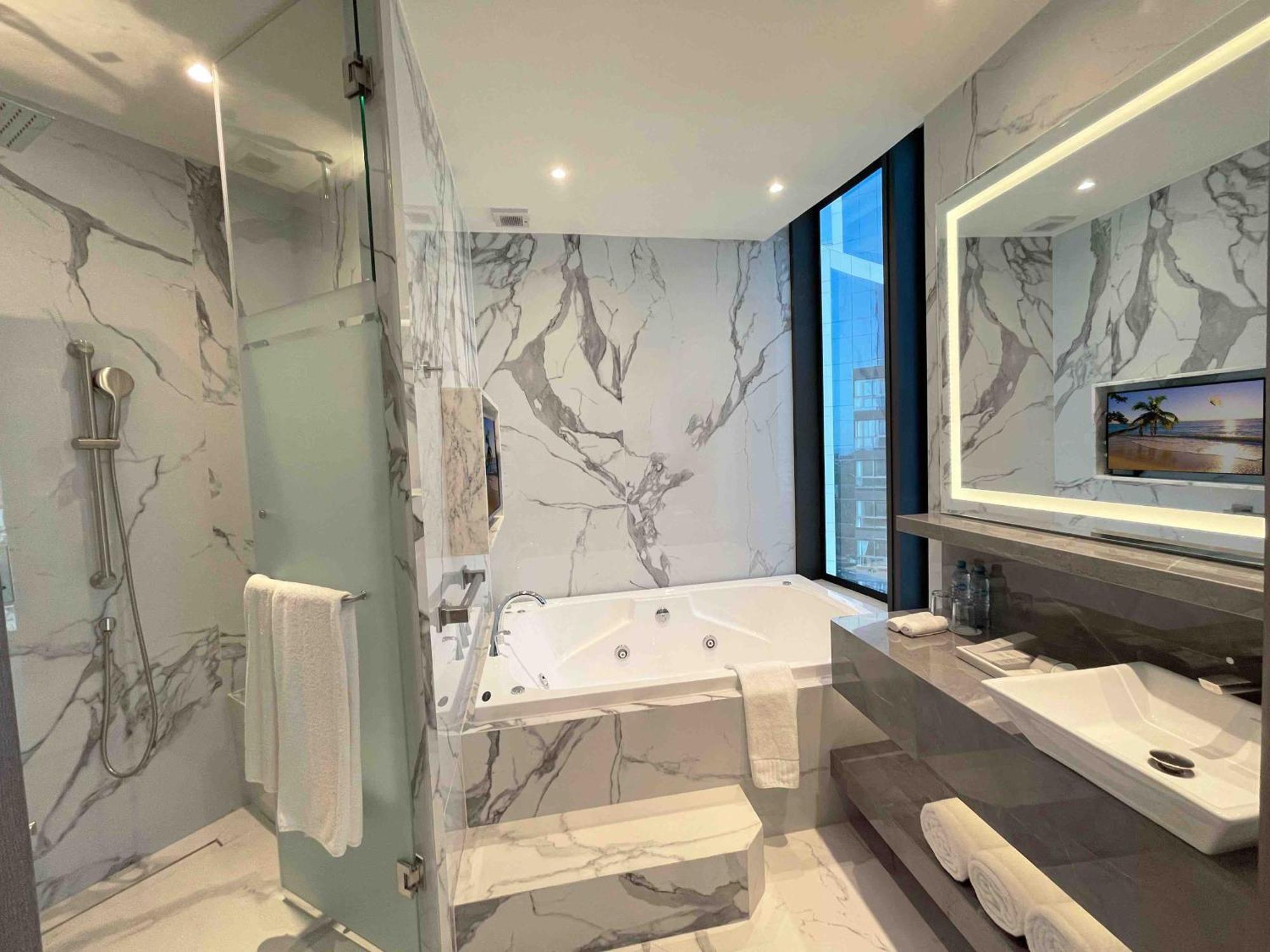 מלון San Pedro Garza Garcia Safi Royal Luxury Metropolitan מראה חיצוני תמונה Bathroom