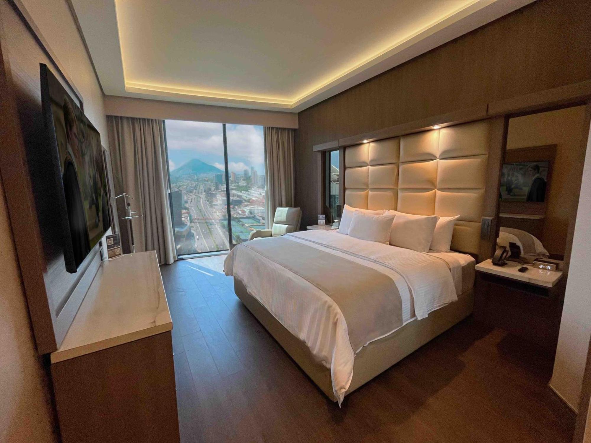 מלון San Pedro Garza Garcia Safi Royal Luxury Metropolitan מראה חיצוני תמונה A bedroom at the hotel